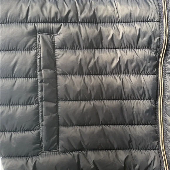 Izod Navy Quilted Puffer Vest with Green Trim - Picture 5 of 8